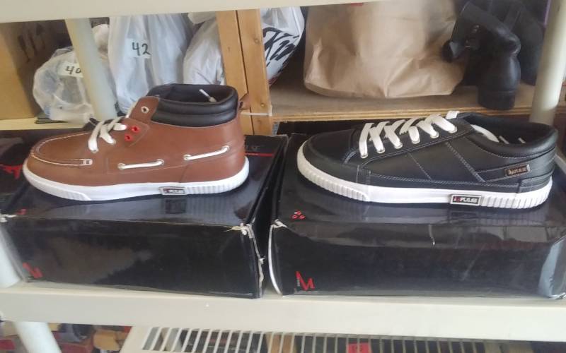 lot 39 image: 2 Pair Shoes Size 13 NEW