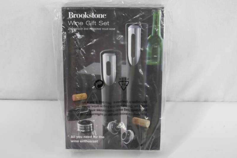 lot B2 image: Brookstone Wine Opener & Preserver Gift Set