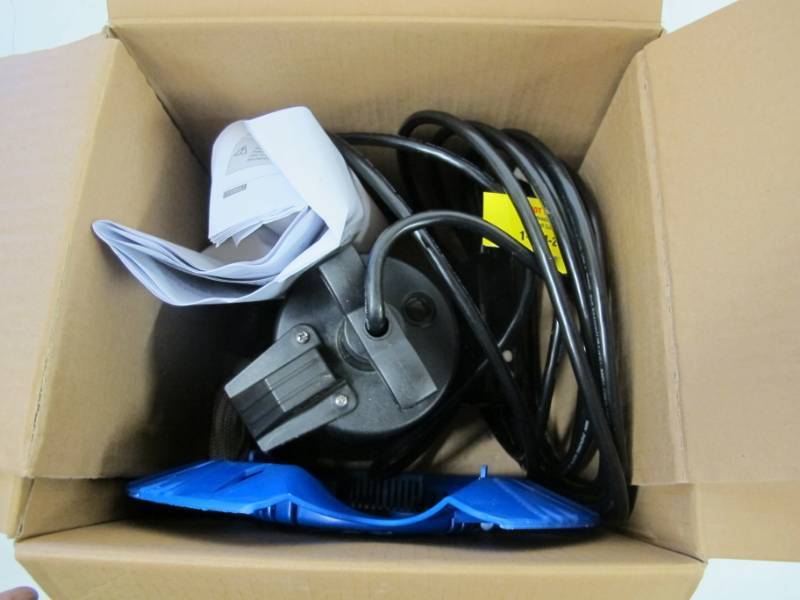 lot 158 image: Everbilt 18 HP Automatic Pool Cover Pump