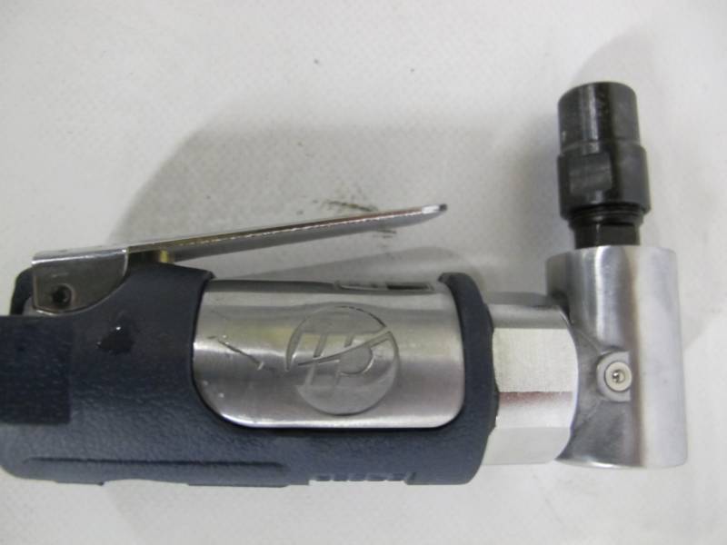 lot 204 image: Campbell Hausfeld Angle Die Grinder (TL054100AV)