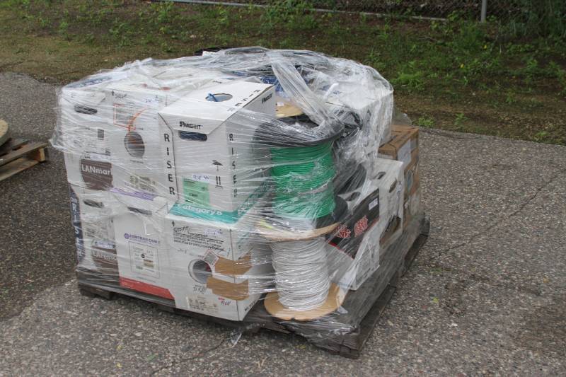 lot 26 image: Entire Pallet of Miscellaneous Professional Multimedia, Speaker, Control, Network & Audio  Video Cable