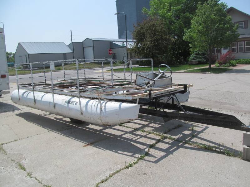 pontoon