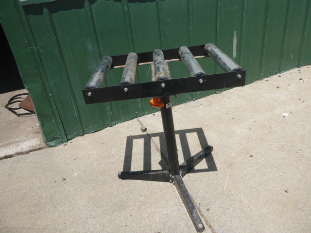 lot 9 image: Adjustable Lumber Roller