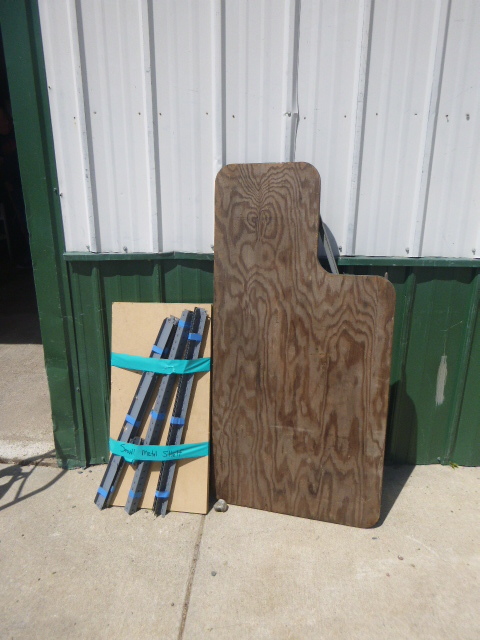 lot 17 image: Work Table and Shelving
