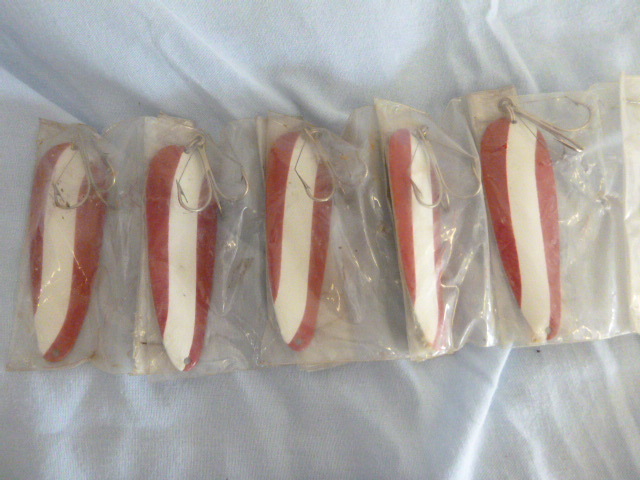 lot 69 image: 5 Spoon Baits