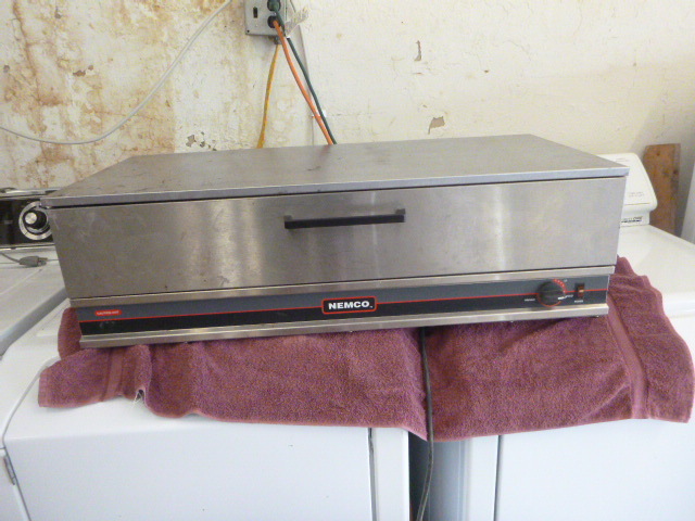 lot 4 image: Nemco Bun Warmer