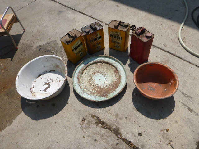 lot 94 image: Vintage Items