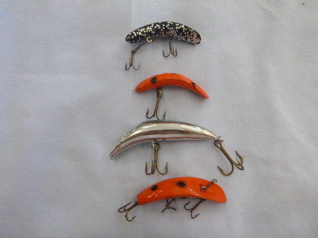 lot 101 image: 4 Hard Bait Lures