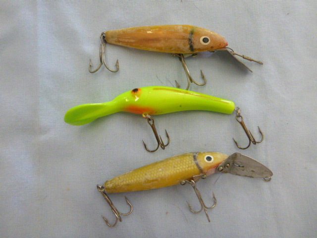 lot 107 image: 3 Hard Baits Lures