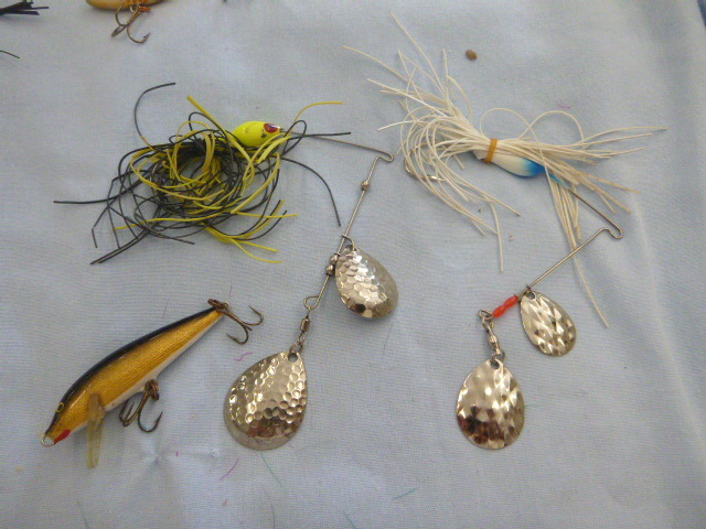 lot 114 image: 3 Lures