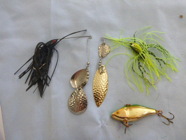 lot 115 image: 3 Lures