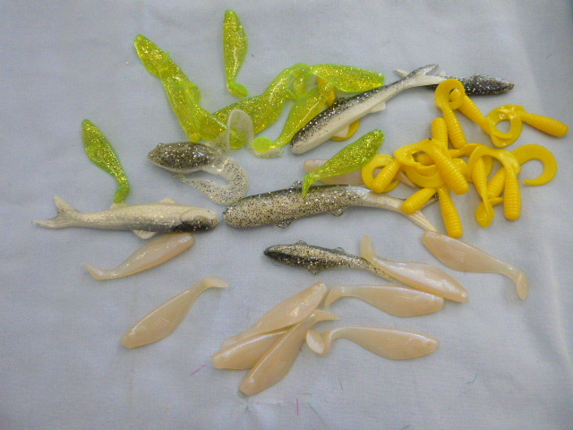 lot 117 image: Various Soft Bait