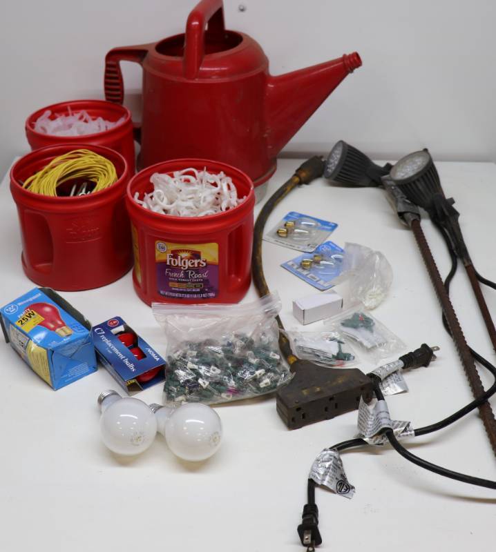 lot 35 image: Misc items