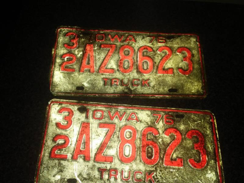 lot 10 image: Iowa 1976 license plate - 2 matching truck.