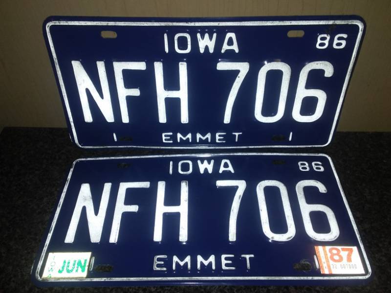lot 18 image: 2 matching Iowa Emmett license plates - 86.