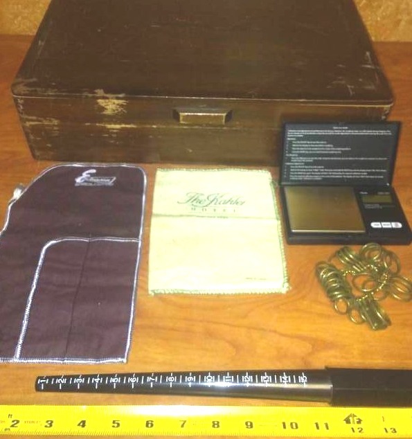 lot 28 image: Ring and gemstone weight and sizing kit.