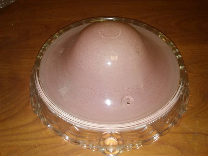lot 35 image: 10 in vintage light globe, mauve.