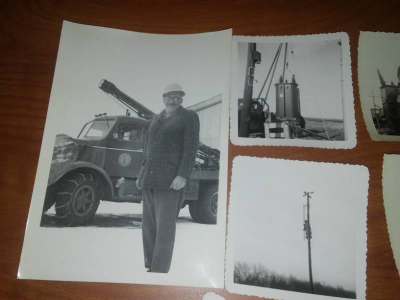 lot 74 image: 17 pictures installing a power substation - 1963.