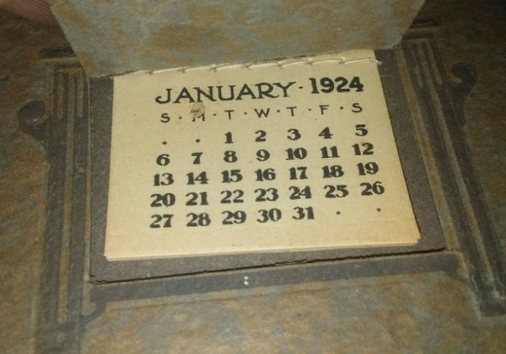 lot 88 image: 1924 calendar and picture frame.