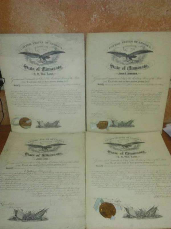 lot 123 image: Col. William Bergmeier 4 Minnesota honor Awards