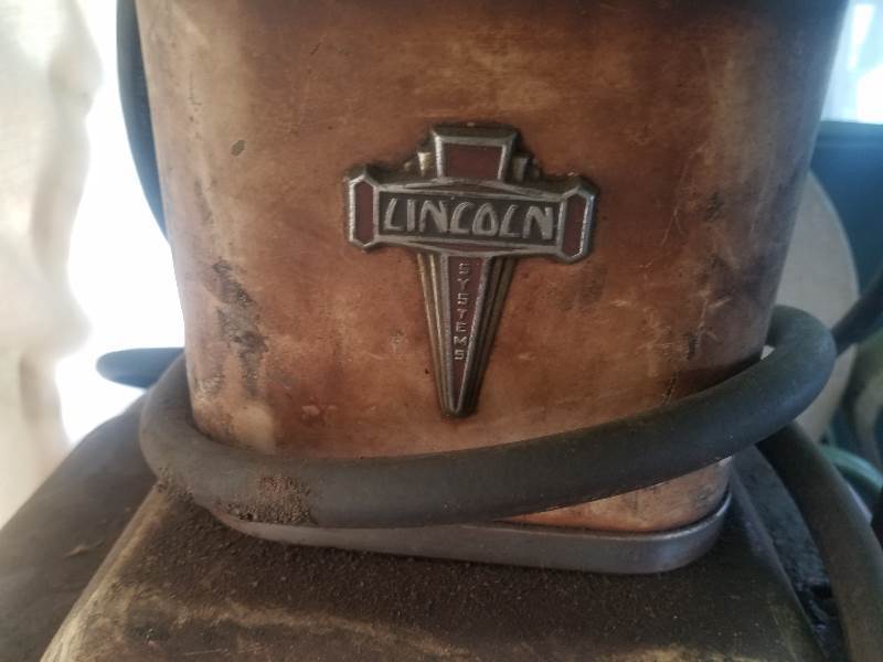 lot 20 image: Lincoln Lubricating Machine