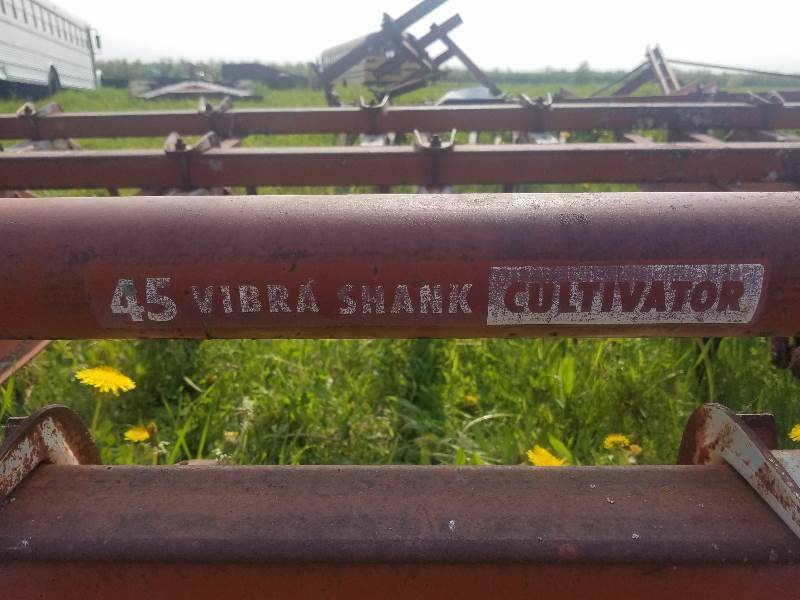lot 7 image: International Cultivator