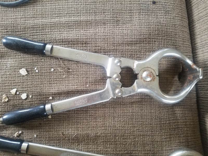 lot 43 image: Emasculators