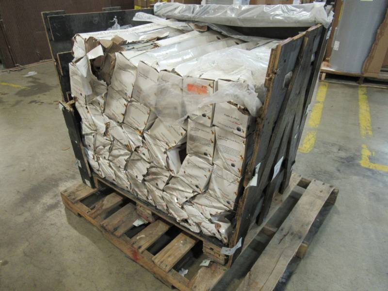 lot 77 image: 35 Cases of MSI Gold Rush Ledger Panel 6 in. x 24 in. Natural Slate Wall Tile (6 sq. ft.  case), LPNLSGLDRUS624
