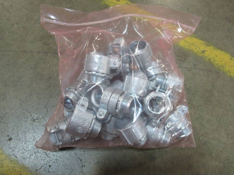 lot 80 image: Raco Flex 1 in. Squeeze Connectors (25-Pack)