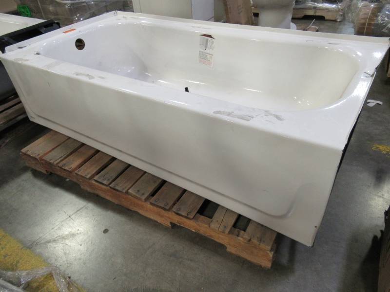 lot 138 image: Briggs Cast Iron Left Drain - 60 X 30 X 14 - Enamel damage on Left and Right Hand Sides.