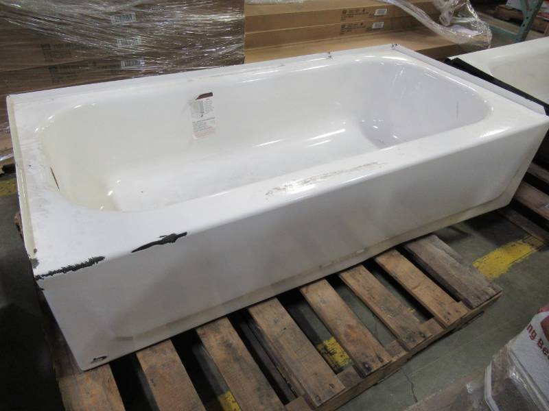lot 139 image: Bootz Cast Iron Left Drain - 60 X 30 X 14 - Enamel damage on Left Hand Side.