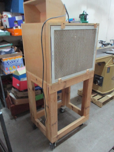 lot 20 image: Air filtration unit