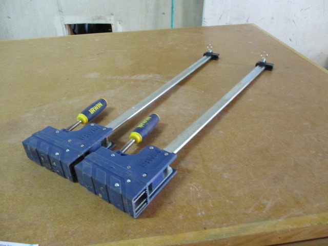 lot 34 image: 28 Irwin Clamps