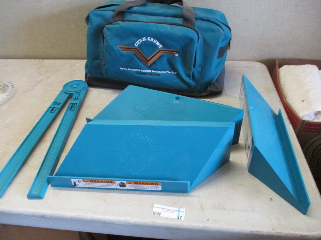 lot 37 image: Cut n Crown Kit