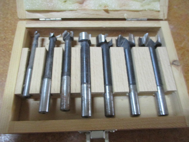 lot 47 image: Router Bits
