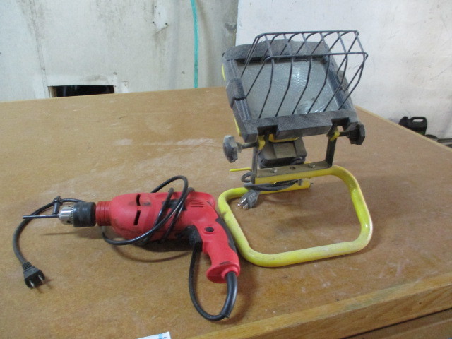 lot 48 image: Drill and work light