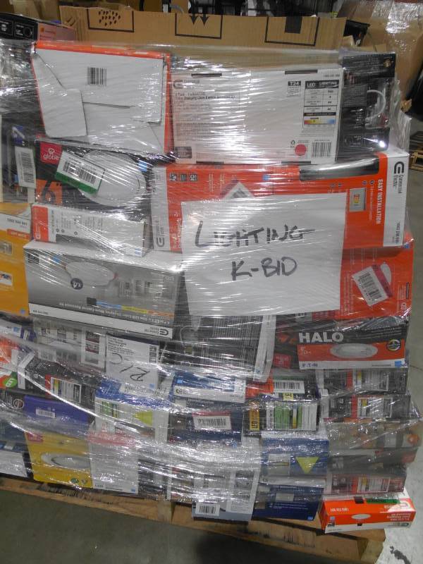 PALLET LOT OF LIGHTING