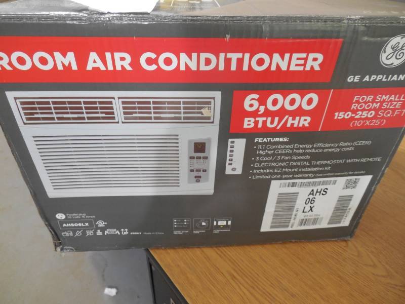 lot 42 image: GE 250-sq ft Window Air Conditioner (115-Volt 6000-BTU