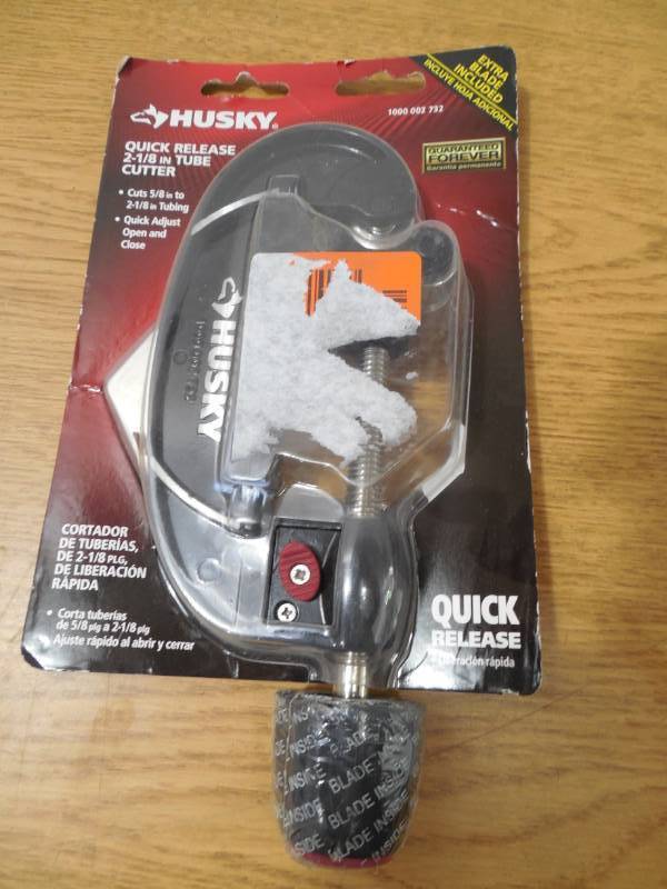lot 56 image: Husky 2-18 in. Quick-Release Tube Cutter