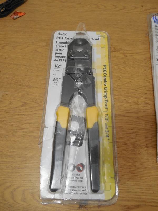 lot 70 image: Apollo 12 in. and 34 in. PEX Crimp Tool
