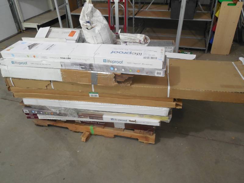 lot 83 image: PALLET LOT OF FLOORING ITEMS