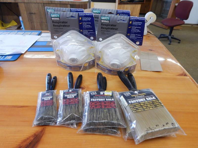lot 32 image: Lot of Paint Brushes and Dust Masks