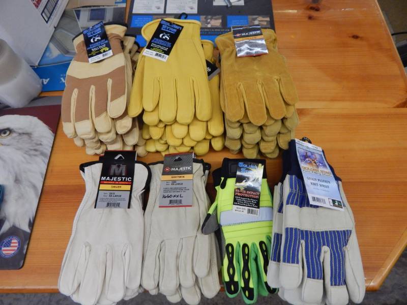 lot 63 image: Lot of 20 Gloves - Size 2X-Large