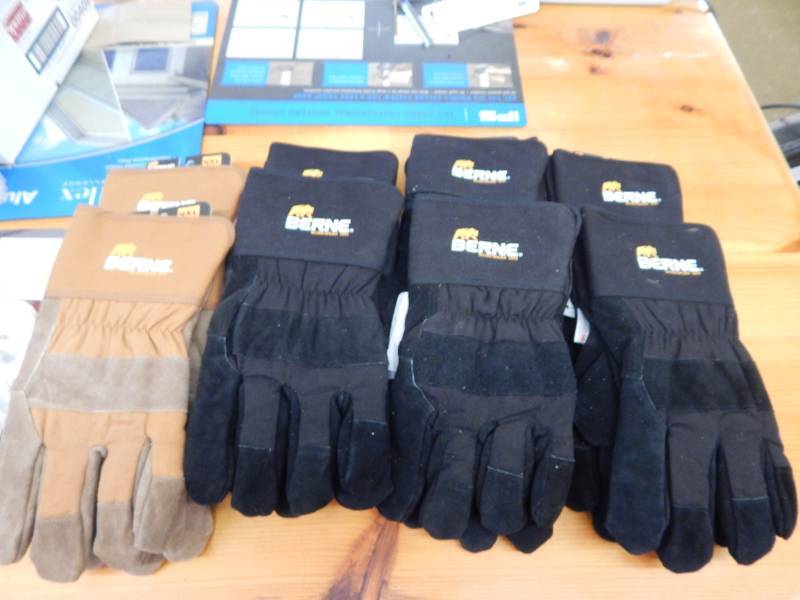 lot 65 image: Lot of 8 Gloves - Size 4X-Large