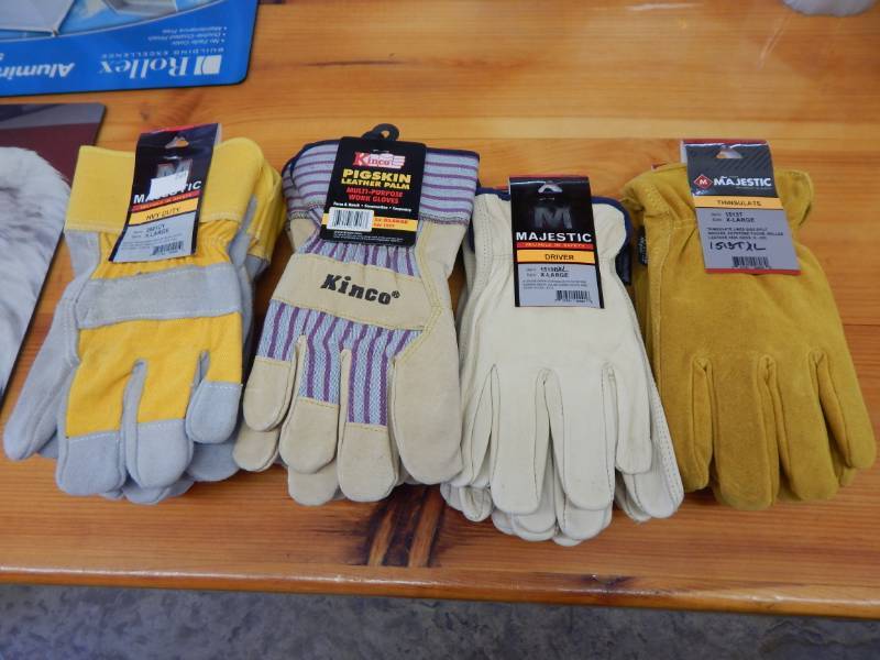 lot 75 image: Lot of 12 Gloves - Size X-Large