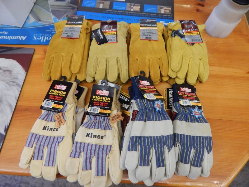 lot 76 image: Lot of 15 Gloves - Size X-Large