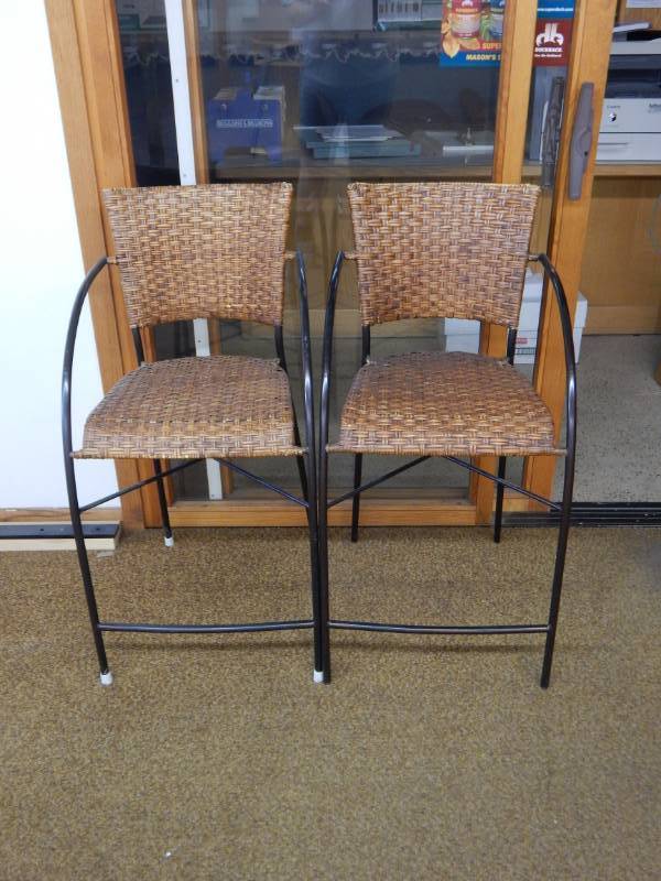lot 82 image: 2 Wicker Stools