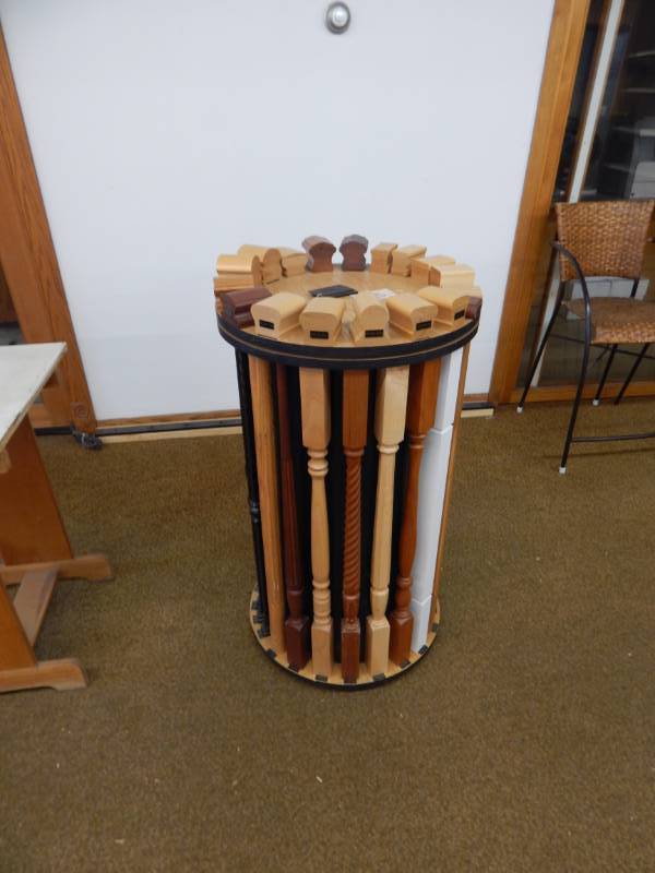 lot 83 image: Baluster Display and Turn Table