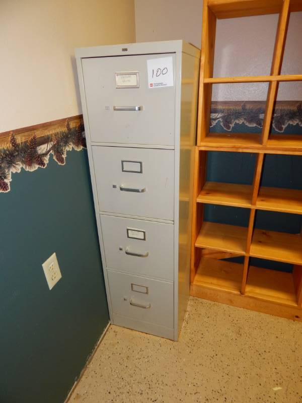 lot 100 image: 4 drawer metal filing cabinet
