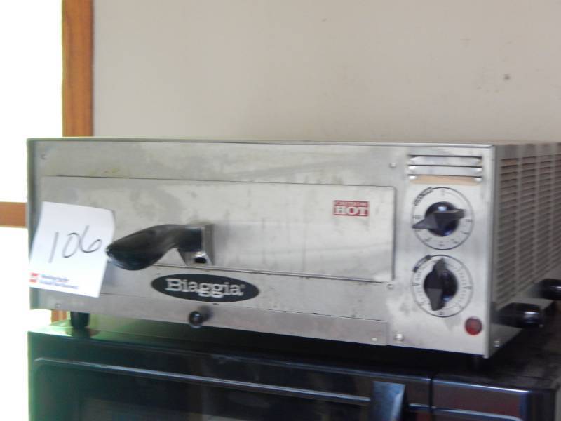 lot 106 image: Biaggia Pizza Oven